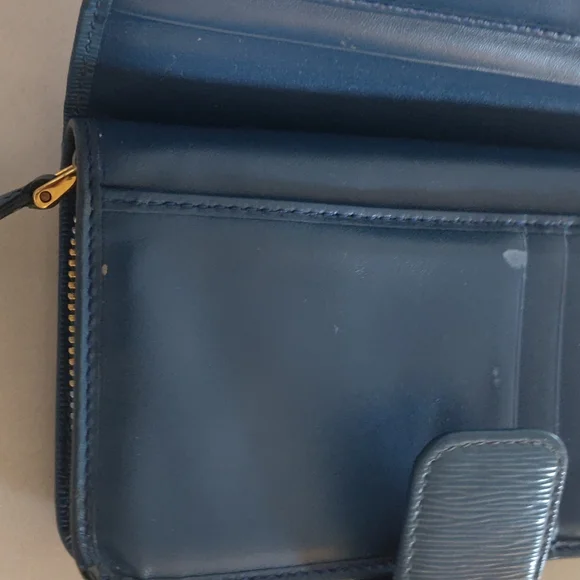 Authentic Prada Wallet - Picture 8 of 10